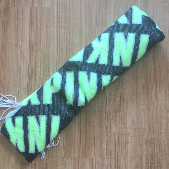 NWT VS PINK Oversized Blanket Scarf - Picture 7 of 9